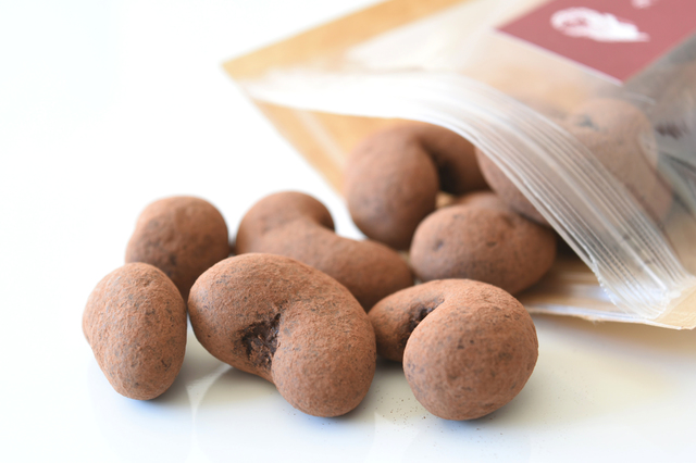 cashewchoco04.jpg